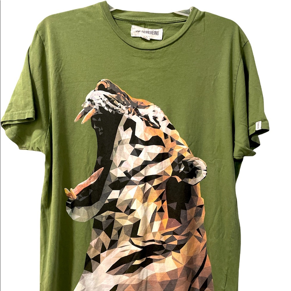 Supremebeing T-shirt size medium
